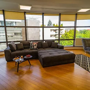 Sunny & Spacious Place With Breathtaking View Bucureşti