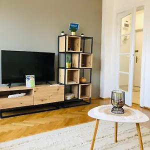 Lovely Bucureşti
