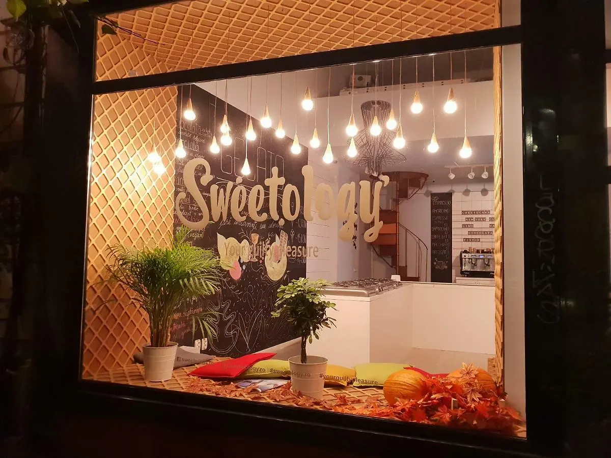 Central Stylish & Cozy One Bedroom Apartment - Adela Accommodation - Ideal For Long Stays 布加勒斯特